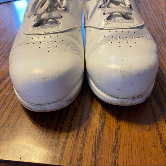SAS Tripad Comfort FREE TIME Athletic Walking White Shoes size 7 1/2 S - Picture 2 of 6